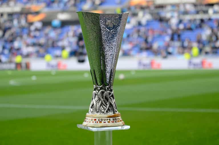 Dundalk have been drawn against Arsenal in the Europa League group stage Dundalk have been drawn against Arsenal in the Europa League group stage