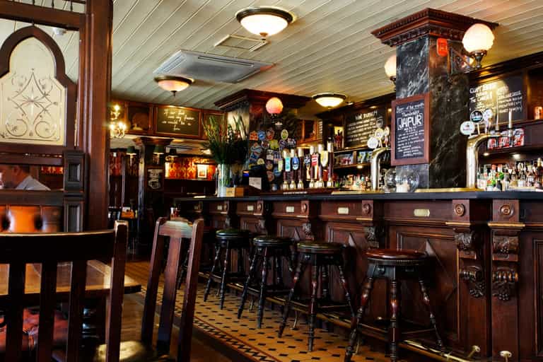 Website allows you to recreate the atmosphere of a busy pub in your home