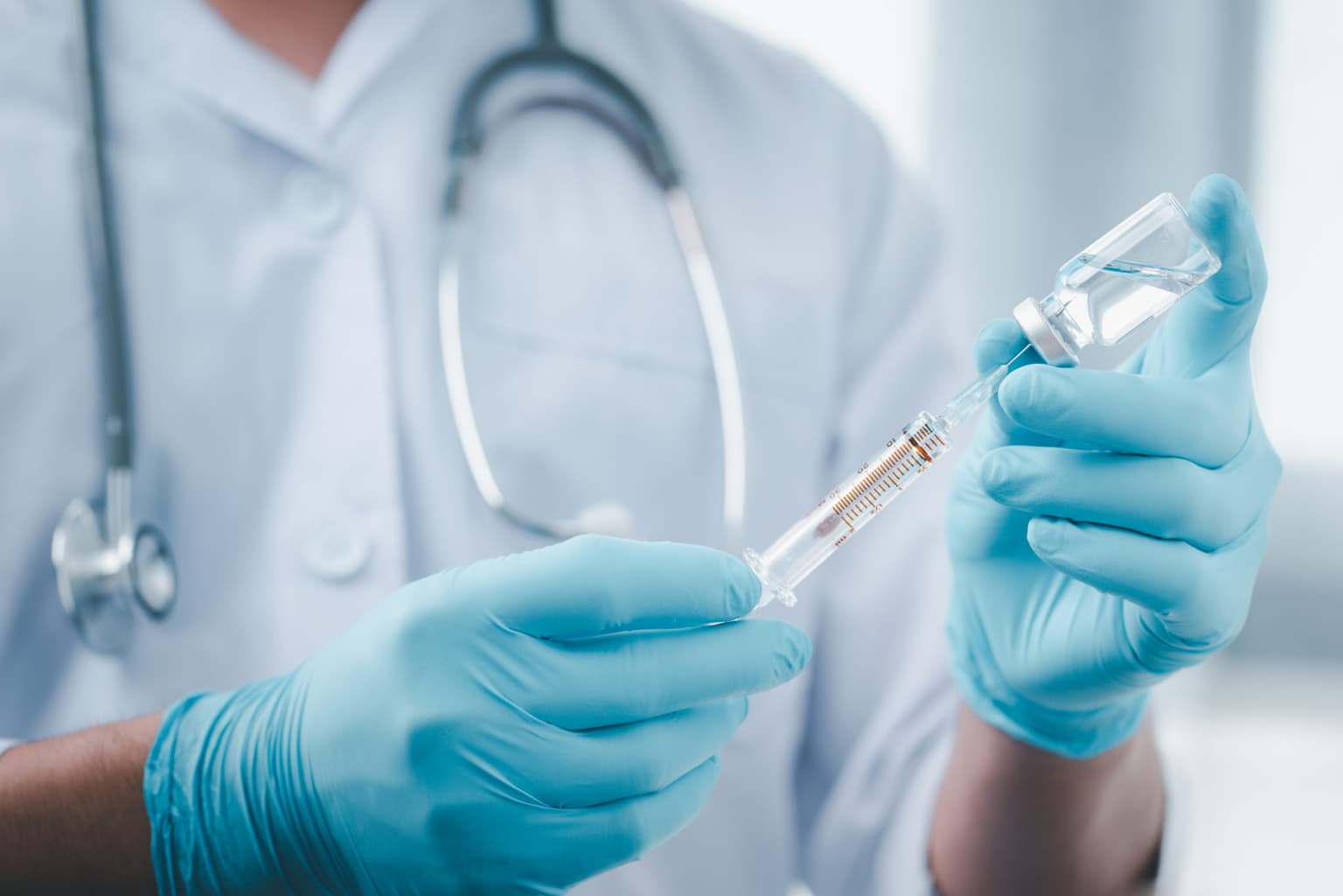 UK vaccine expert – “I say with confidence that life could return to normal by the spring”