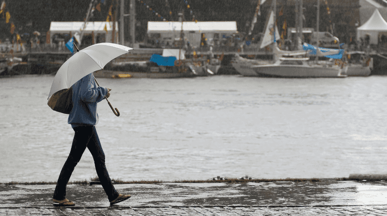 Met Éireann hits four counties with Yellow Warning ahead of Halloween Met Éireann hits four counties with Yellow Warning ahead of Halloween