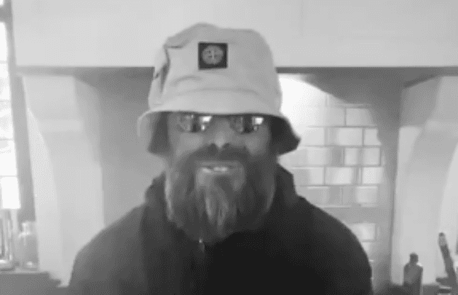 Liam Gallagher reimagines Oasis classics to help you wash your hands Liam Gallagher reimagines Oasis classics to help you wash your hands