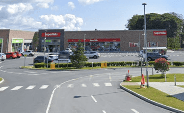 Dundalk supermarket to open for elderly only amid Covid-19 crisis Dundalk supermarket to open for elderly only amid Covid-19 crisis