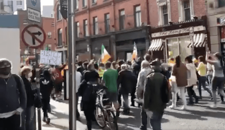 Gardaí investigate assault at Dublin anti-mask protest following viral video Gardaí investigate assault at Dublin anti-mask protest following viral video