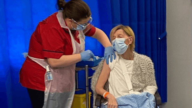 Health Minister: ‘Everyone over 70 will get first vaccine by the end of March’ Health Minister: ‘Everyone over 70 will get first vaccine by the end of March’