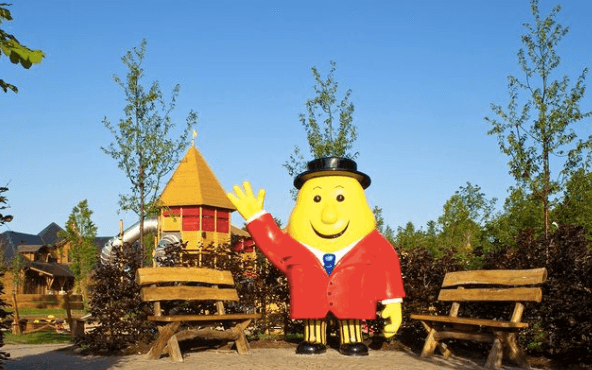 Retro Drive-in are coming to Tayto Park, with an amazing lineup of Christmas movies! Retro Drive-in are coming to Tayto Park, with an amazing lineup of Christmas movies!