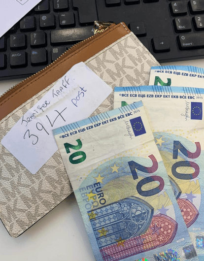 EP attendee is reunited with her purse (and the cash inside) after festival EP attendee is reunited with her purse (and the cash inside) after festival