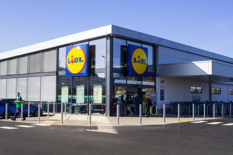 Lidl to implement the living wage for all employees Lidl to implement the living wage for all employees