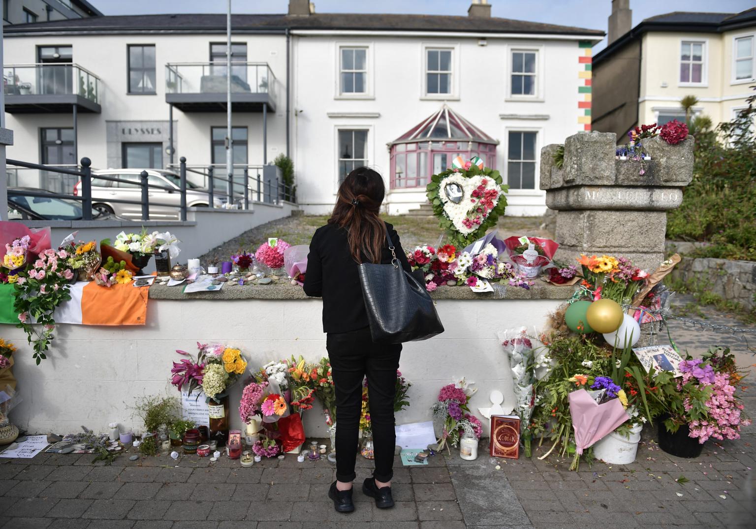 Sinéad O’Connor memorial outside Bray home disappears to make way for permanent tribute