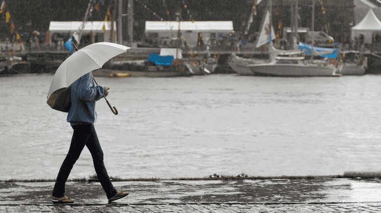 Met Éireann hits four counties with Yellow Warning ahead of Halloween Met Éireann hits four counties with Yellow Warning ahead of Halloween