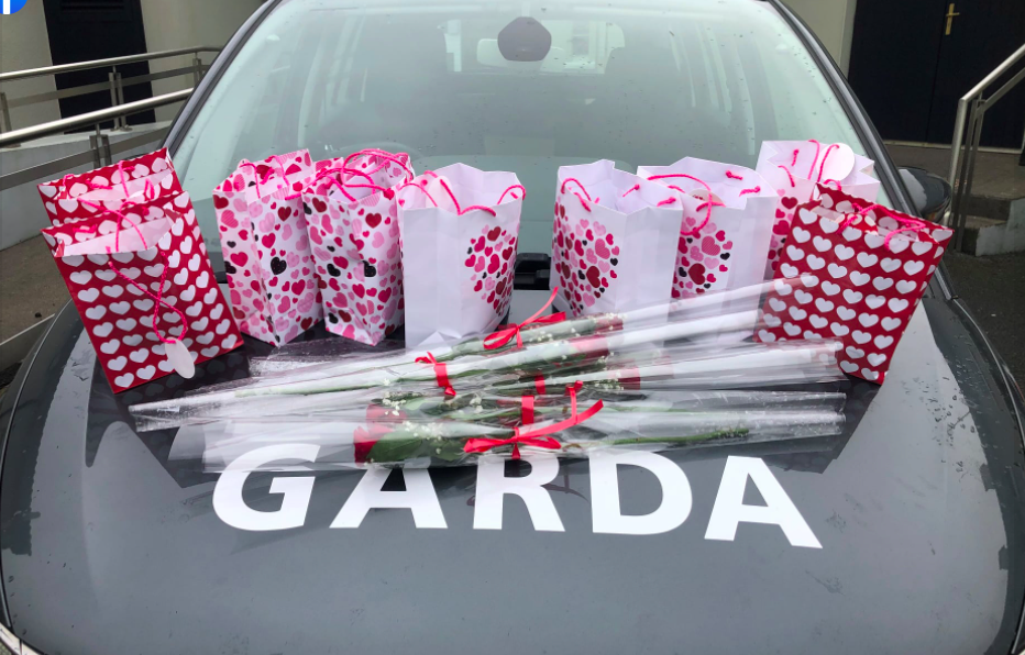Gardaí in Clare deliver Valentines gifts to elderly locals unable to see family and friends