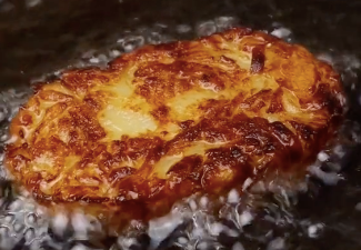 WATCH: Irish chef Irishes up his hash browns with this interesting ingredient choice