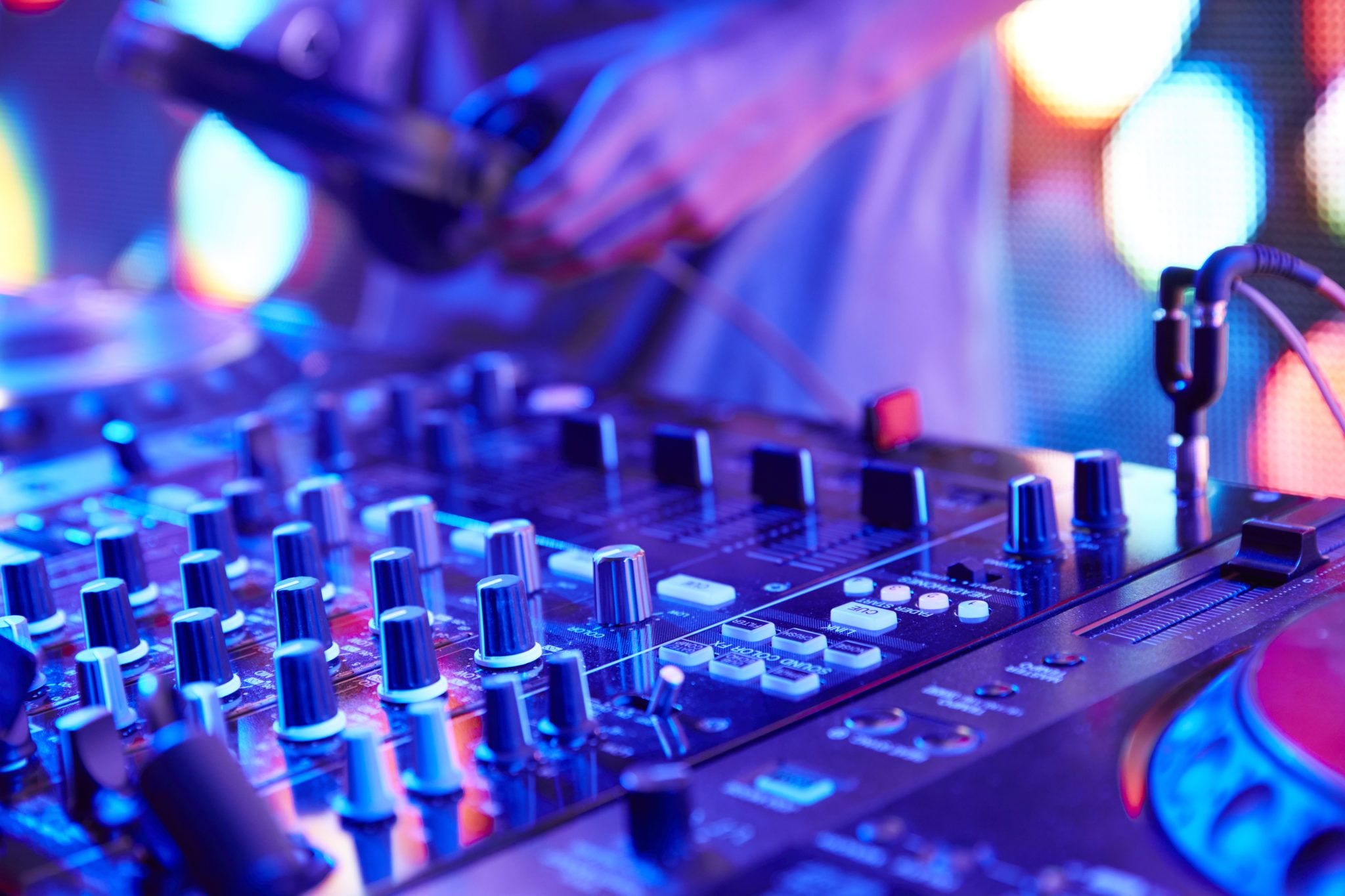 Close contact info not collected from nightclubs and music venues as HSE focuses on “priority areas”