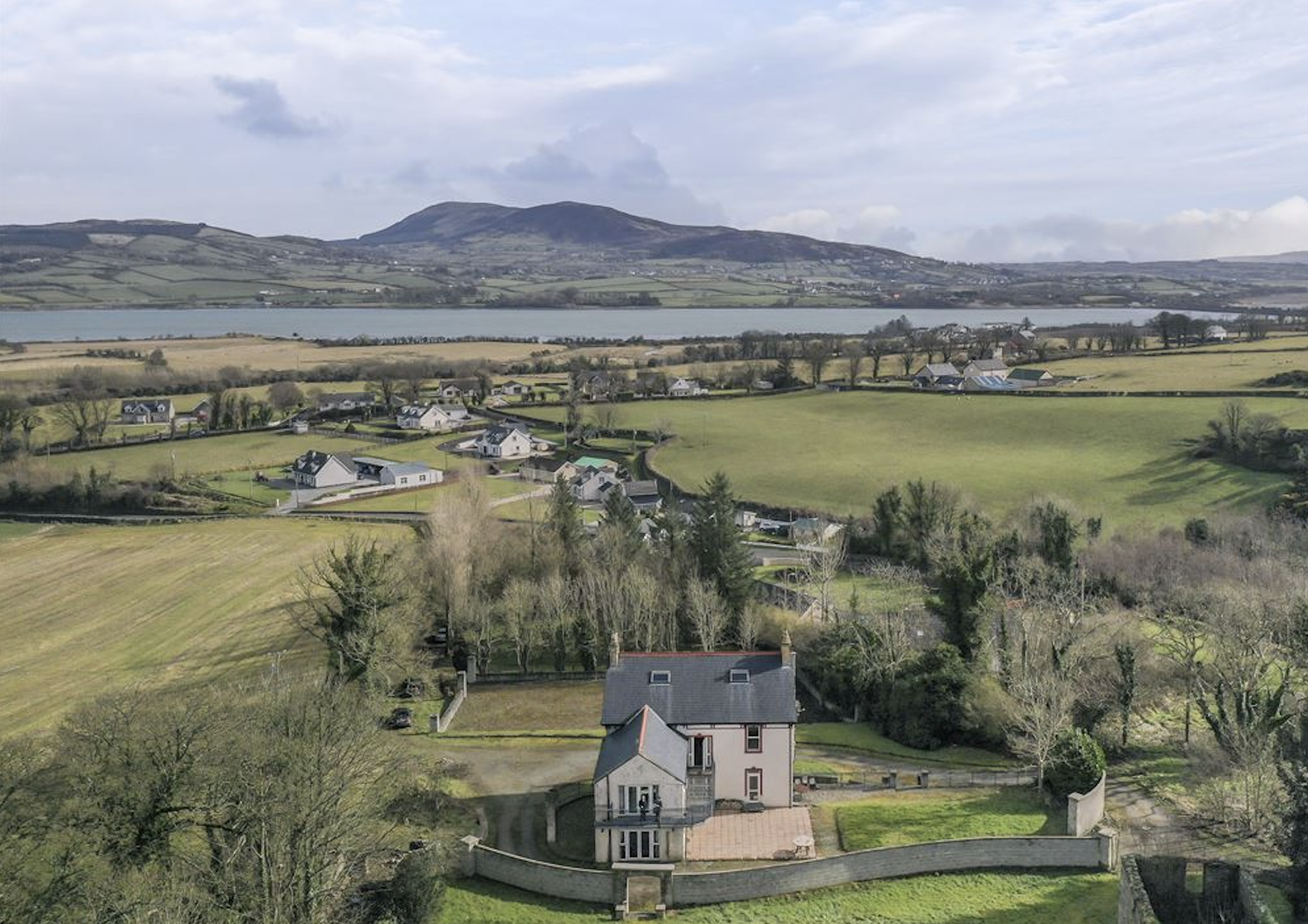 Here's what €500k gets you in Donegal - a wine cellar, tennis court and 3 acre estate