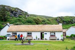 Seaweed baths, sheep dogs and shellfish tours – 9 enriching experiences along the Wild Atlantic Way